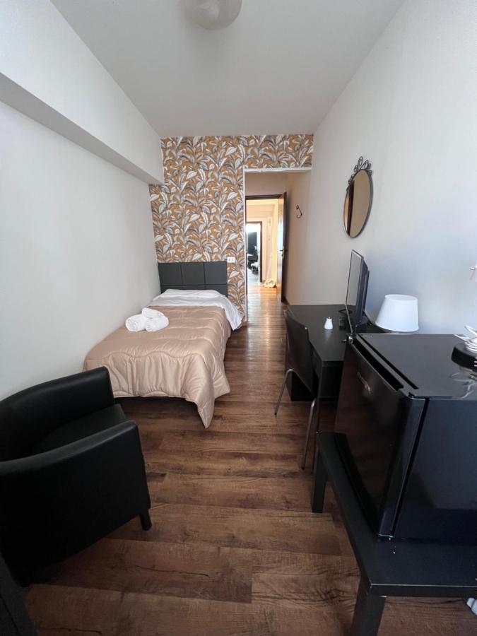 Hotel Brenta Parma Exteriör bild
